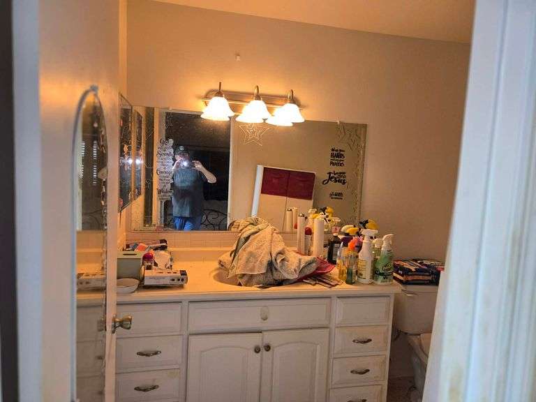 211 Rickenbacker Drive. Sun City Center, FL 33573