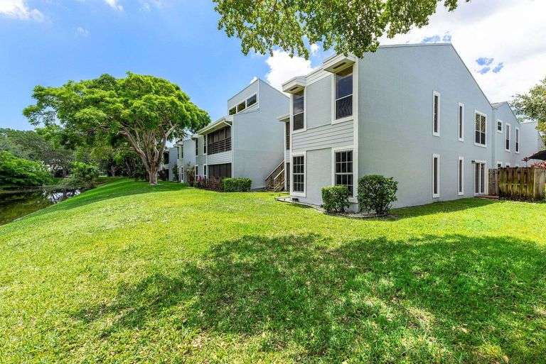6157 Old Court Road. #225 Boca Raton, FL 33433