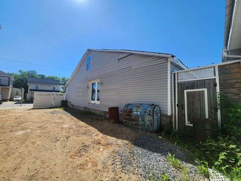 172 Winters Ln. Catonsville, MD 21228