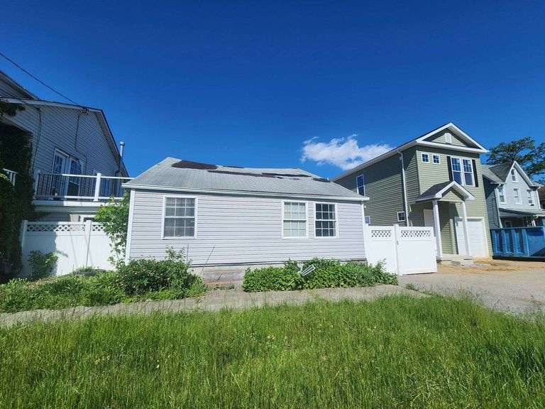 172 Winters Ln. Catonsville, MD 21228