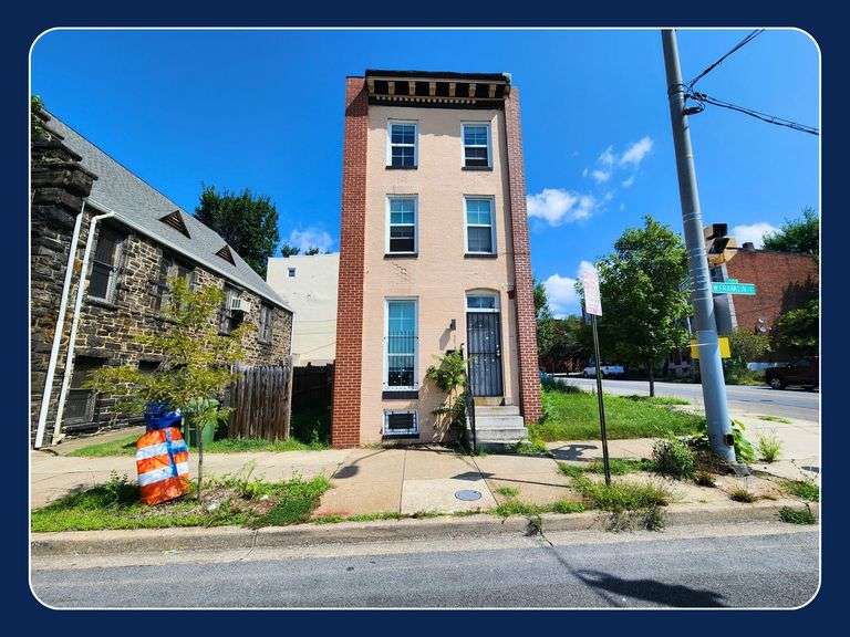 1102 W Franklin St, Baltimore, MD 21223