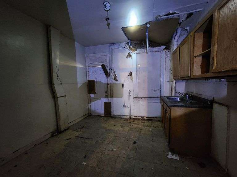 2552 Boyd St, Baltimore, MD 21223