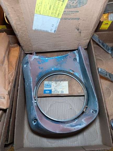 Left Side Headlight Door For 1971-1972 Ford Mustang – Unbranded Replacement