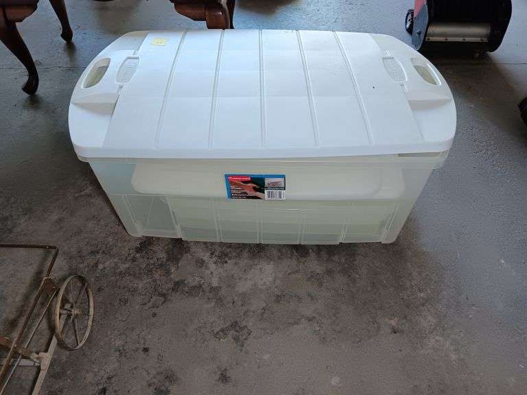 Storage Totes with Lids