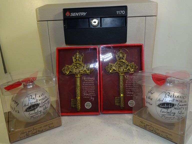 Safe (no Key) 4 NIB Christmas Ornaments