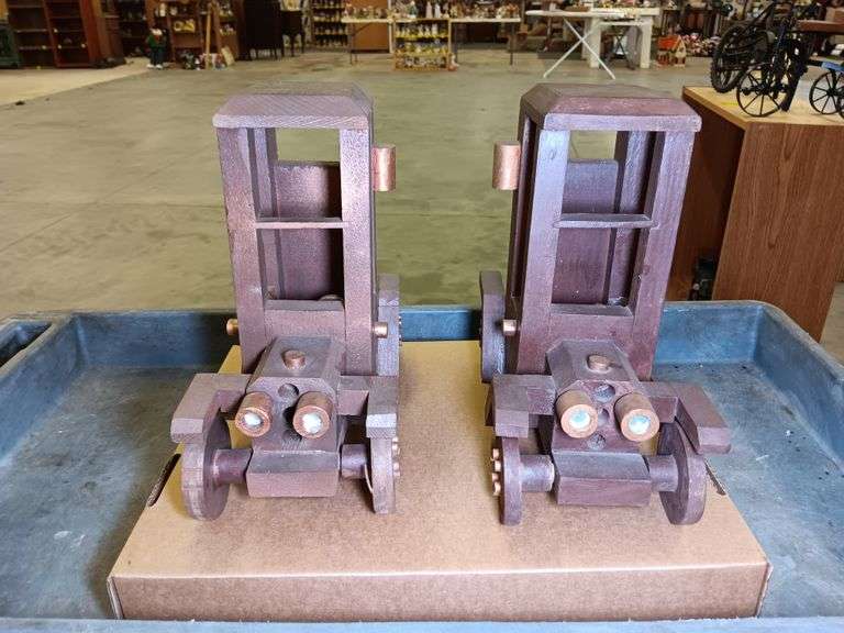 (2) Wooden Cars Décor