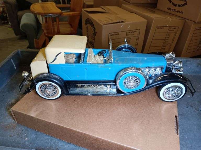 Jim Beam Bourbon Vintage Car Decanter (Tax Stamp Is Intact)