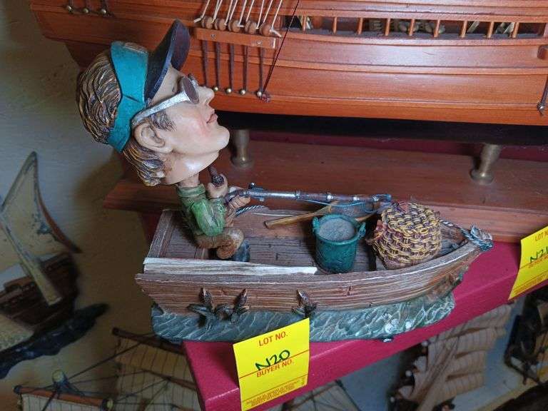 Fishing Bobble Head (damaged rod)