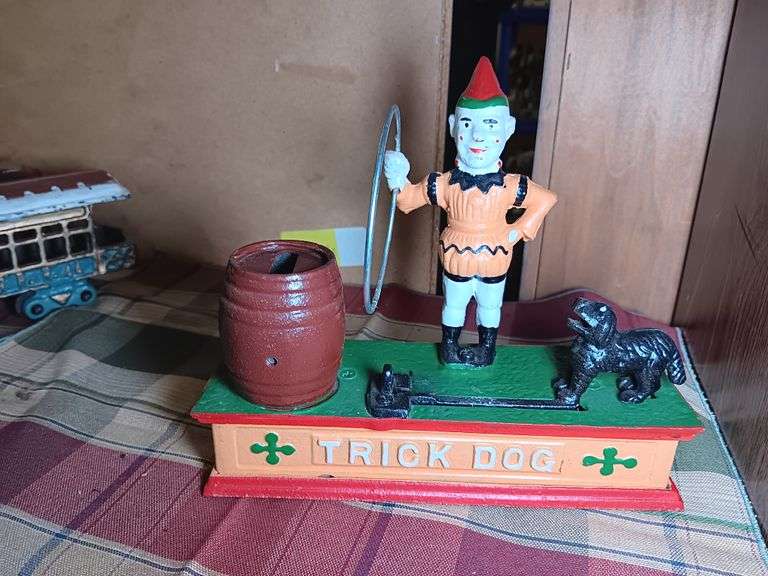 Taulborg Cast Iron Collectibles Auction