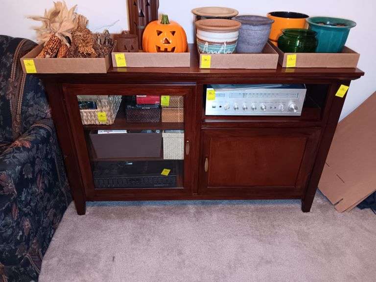 Display Case Entertainment Center 52 x 18 x 32