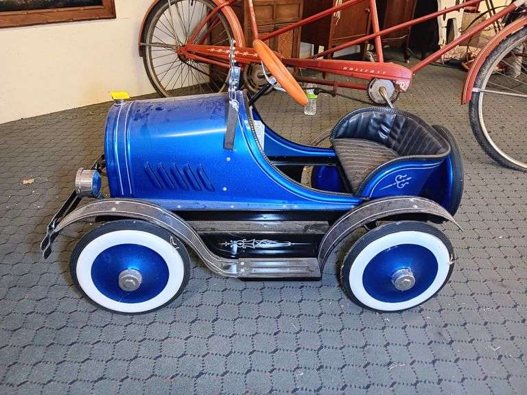 Taulborg Auction:  Collectible Planes, Trains and Automobiles 