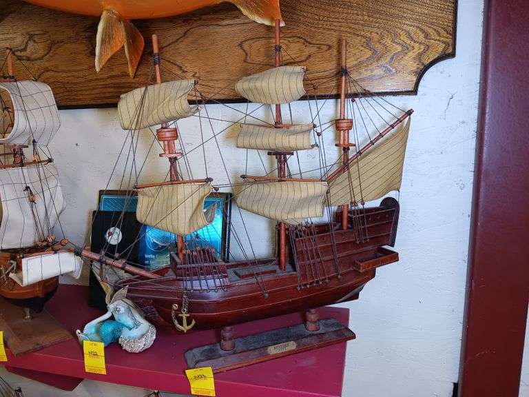 "Revence" 1577 Replica Sailboat 20" Tall