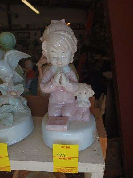 Girls Praying Music Figurine