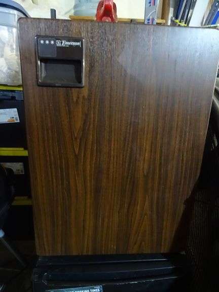 Emerson mini fridge. - Auction Solutions, Inc - Celebrating 25 Years