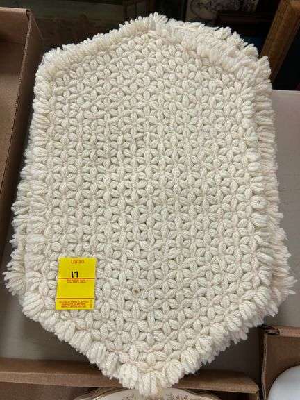 (6) Cream Woven Soft Placemats