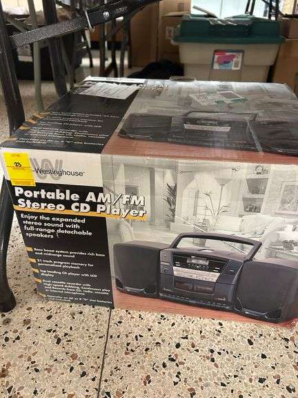 White Westinghouse Portable AM/FM Stereo CD Player