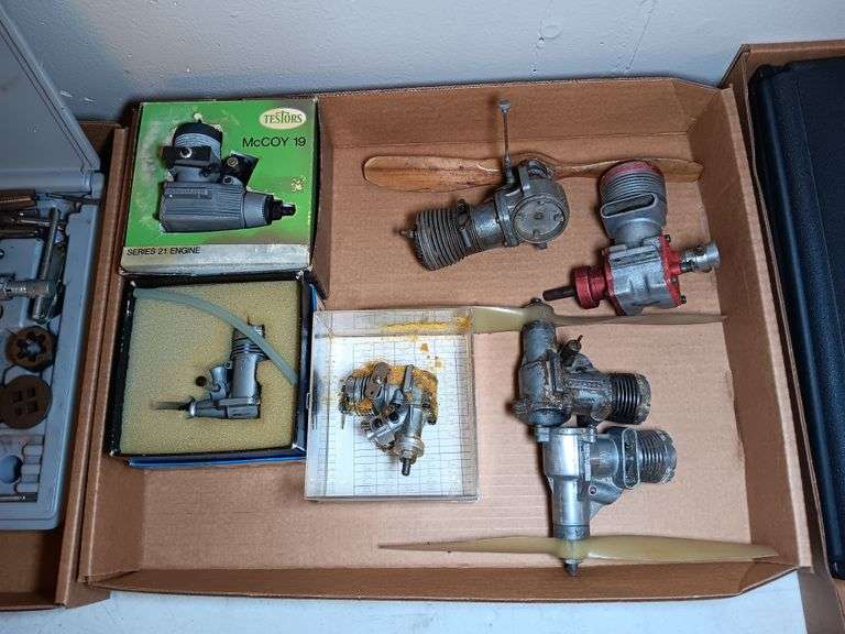 Vintage Model Airplane Engines