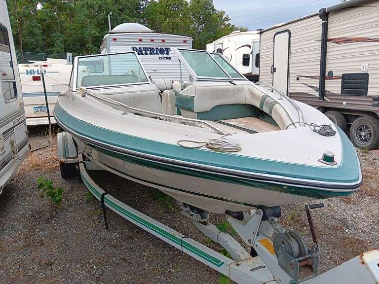 1988 Sea Ray Seville Boat