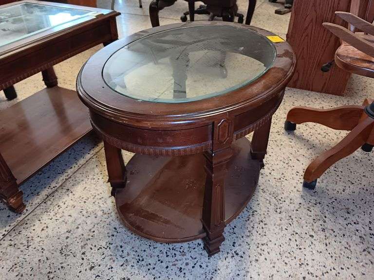 Oval Wood and Glass End Table 21 x 26 x 21