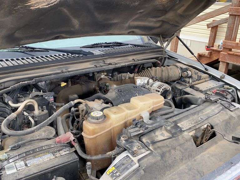 2002 Ford F250 XL  Crew Cab 4D