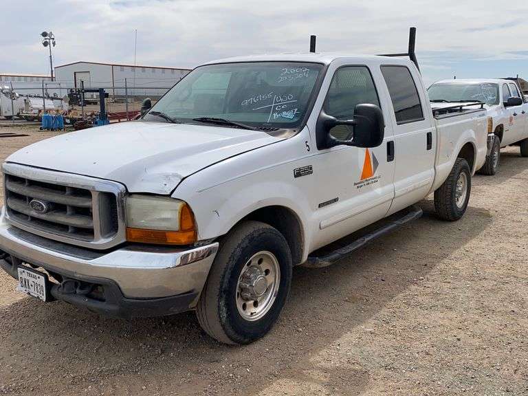 2002 Ford F250 XL  Crew Cab 4D