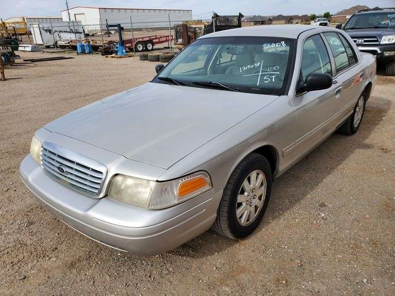 2008 Ford Crown Victoria LX Sedan 4D