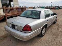 2008 Ford Crown Victoria LX Sedan 4D