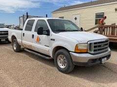 2002 Ford F250 XL  Crew Cab 4D