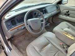 2008 Ford Crown Victoria LX Sedan 4D