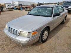 2008 Ford Crown Victoria LX Sedan 4D