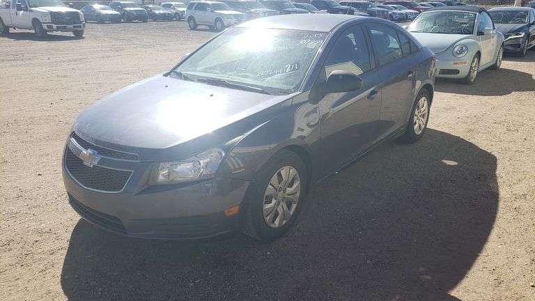 2013 Chevrolet Cruze LS Sedan 4D