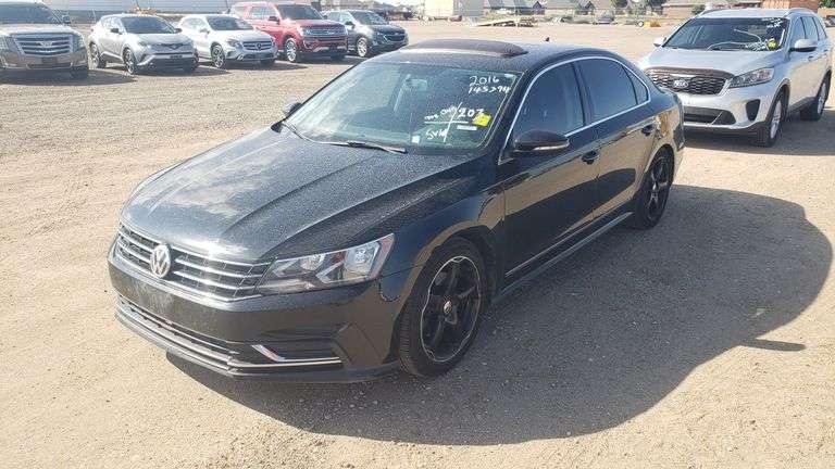 2016 Volkswagen Passat SE Sedan 4D