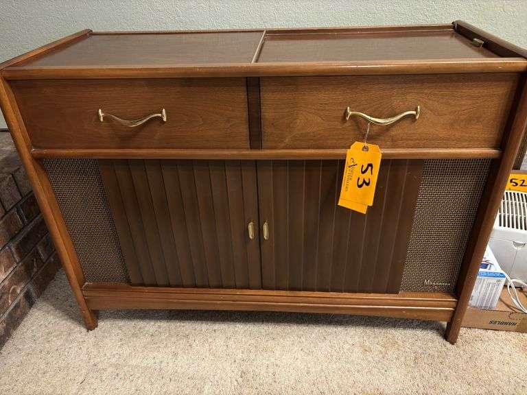 Micromatic Magnavox (Record Player in Mid century Modern Cabinet)
