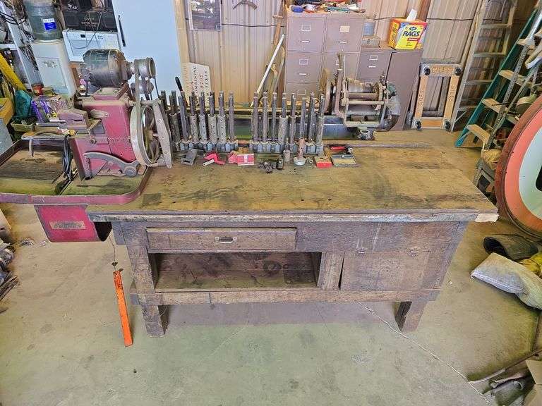 Vintage Sunnen Precision Honing Machine w/Accessories