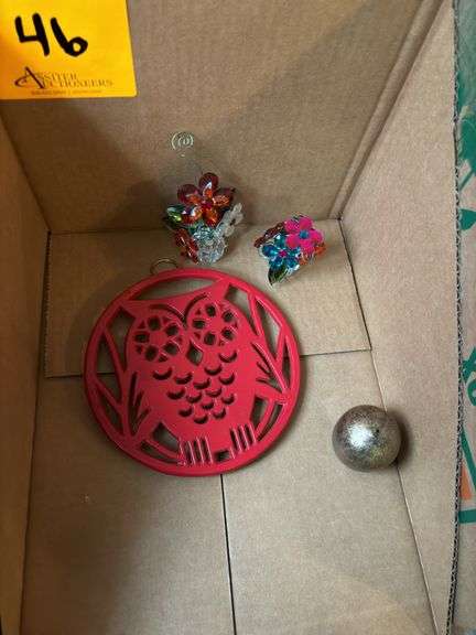 Floral and owl decorations.