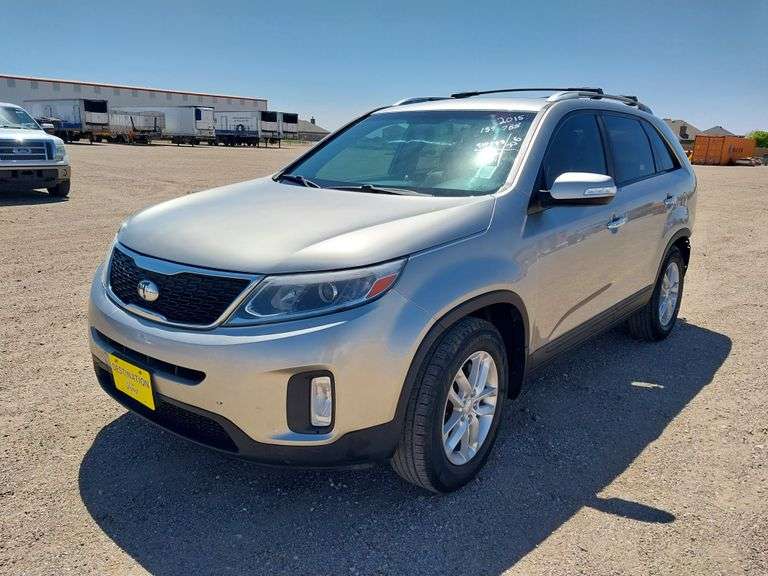 2015 Kia Sorento LX SUV 4D