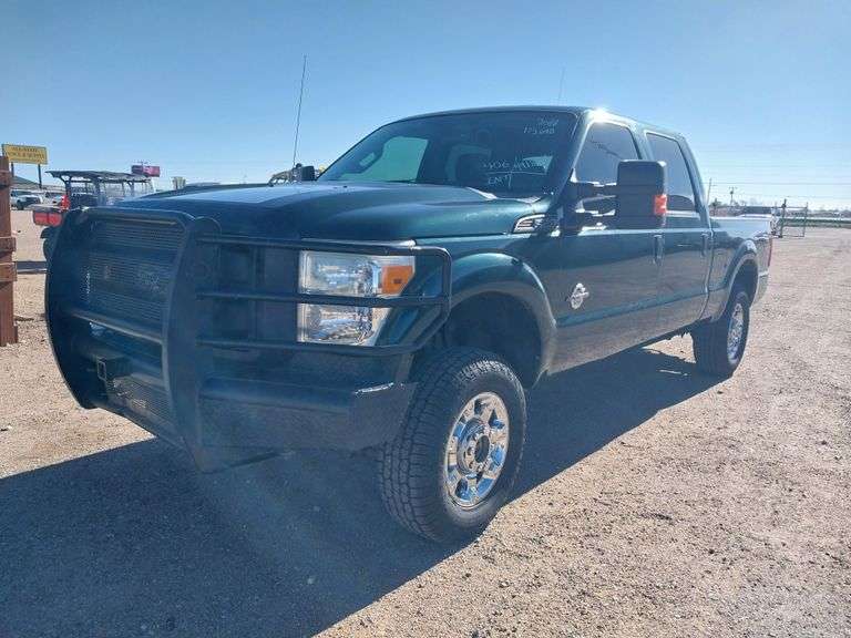 2011 Ford F250 Super Duty / XL  Crew Cab 4D
