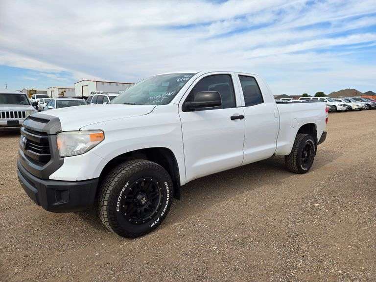 2015 Toyota Tundra SR5 Double Cab 4D