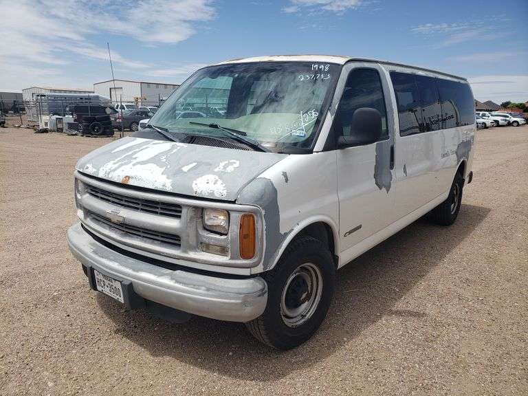 1998 Chevrolet Express 3500 Base Extended Wagon 3D