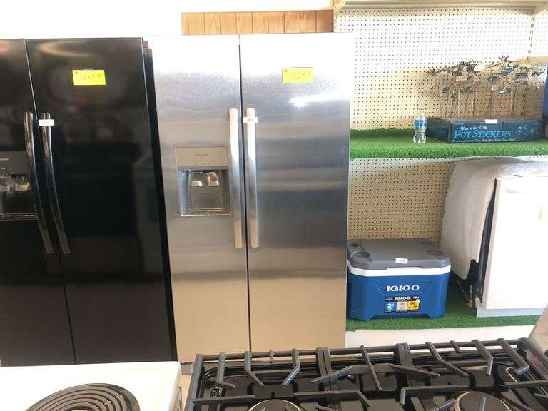 Frigidaire  model FRSS2623ASE Refrigerator 26 Cubic Ft 357/8" x 321/2" x 697/8"