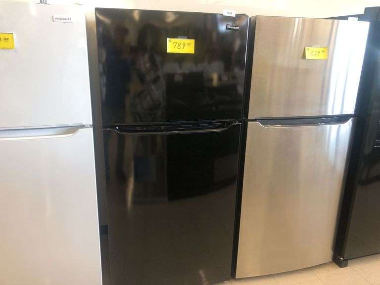 Frigidaire model FFTR1835VB 18.3 Cubic Ft 30" x 303/8" x 663/8"