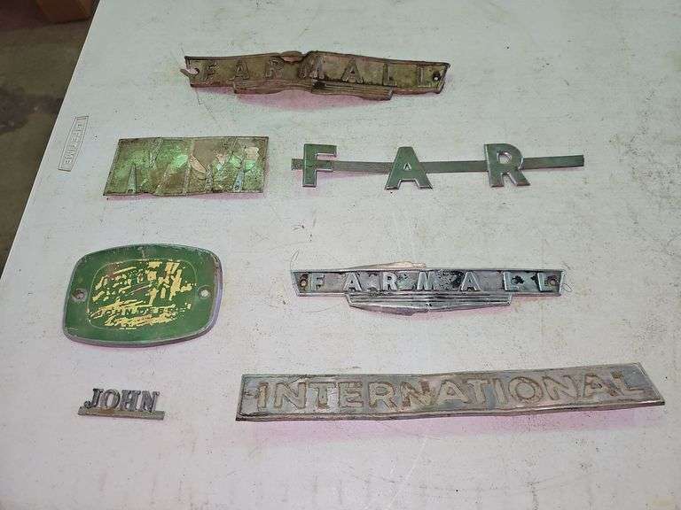 Assorted Tractor Emblems/Badges - Assiter Auctioneers