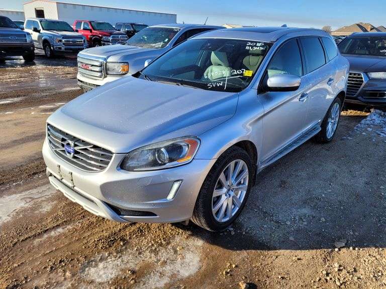 2015  Volvo  XC60 T6 Platinum  SUV 4D