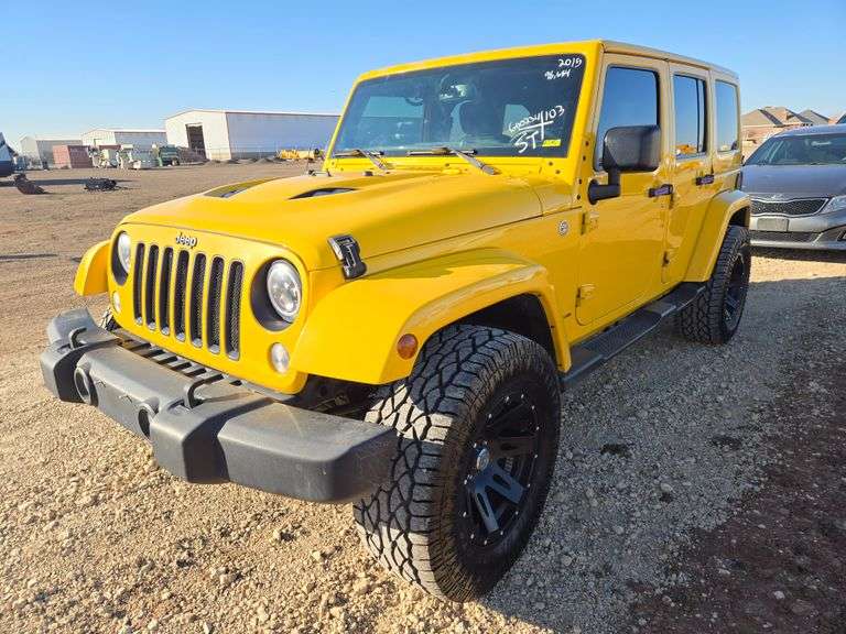 2015  Jeep  Wrangler Unlimited Sahara  SUV 4D