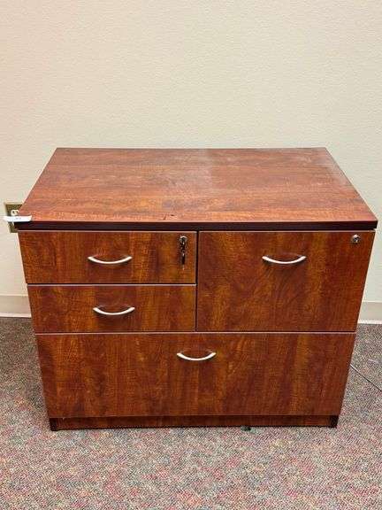 Locking Cabinet w/keys