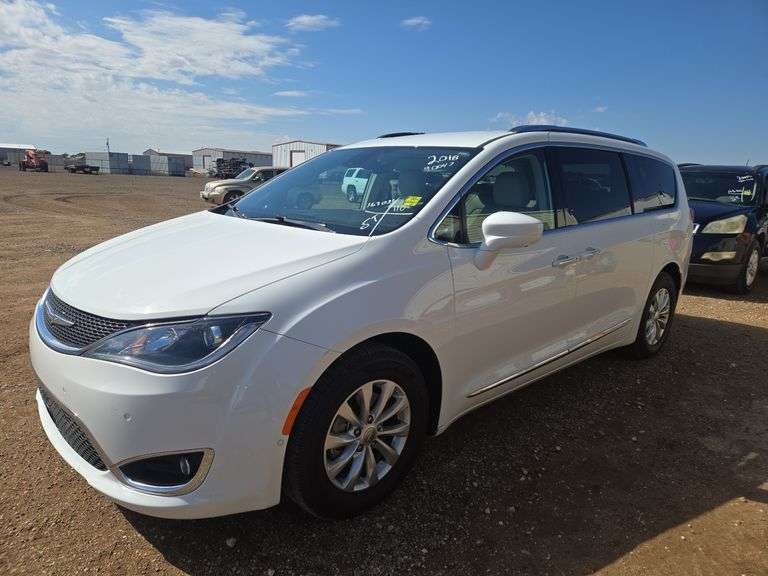 2018  Chrysler  Pacifica Touring L Plus  Wagon 4D