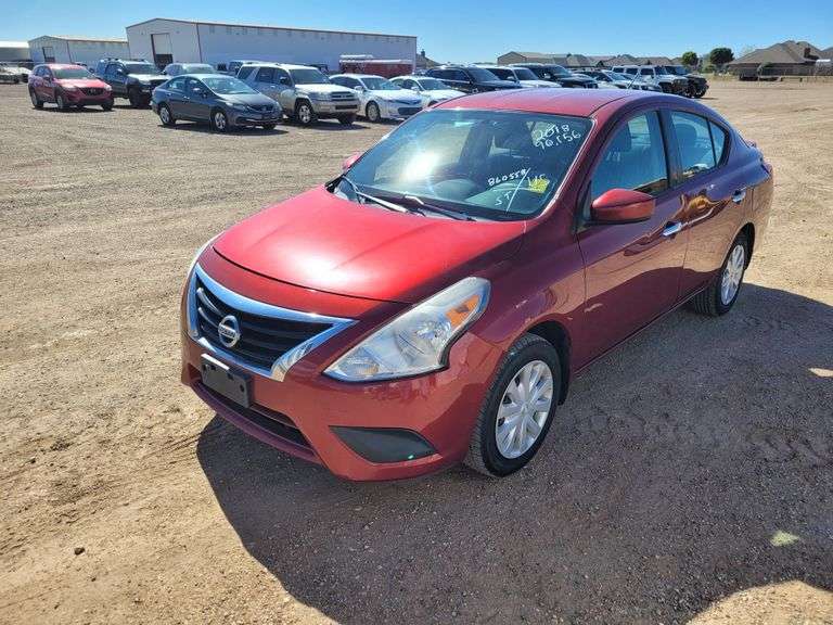 2018  Nissan  Versa SV  Sedan 4D