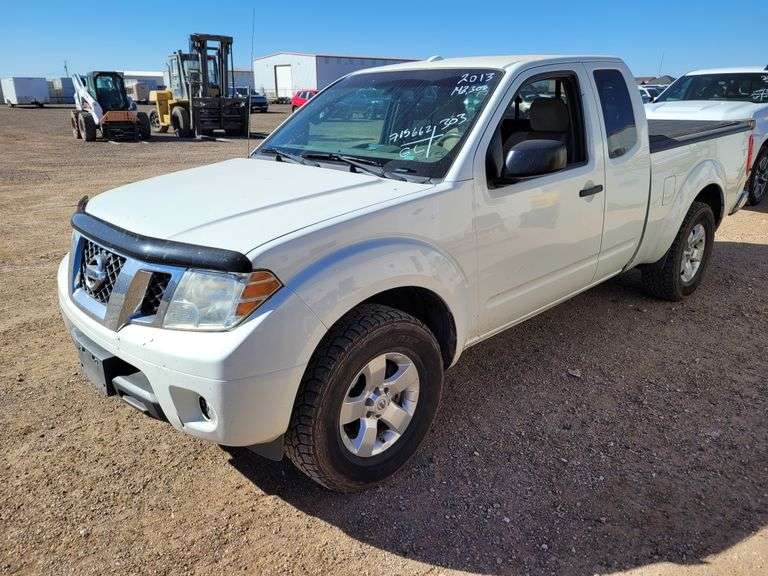2013  Nissan  Frontier SV  King Cab 2D
