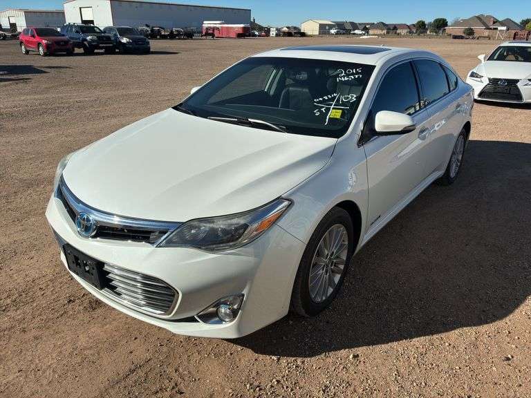 2015  Toyota  Avalon Hybrid XLE Premium  Sedan 4D