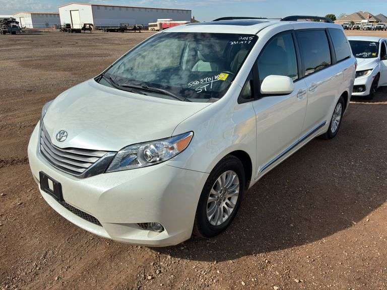 2015  Toyota  Sienna XLE  Wagon 4D